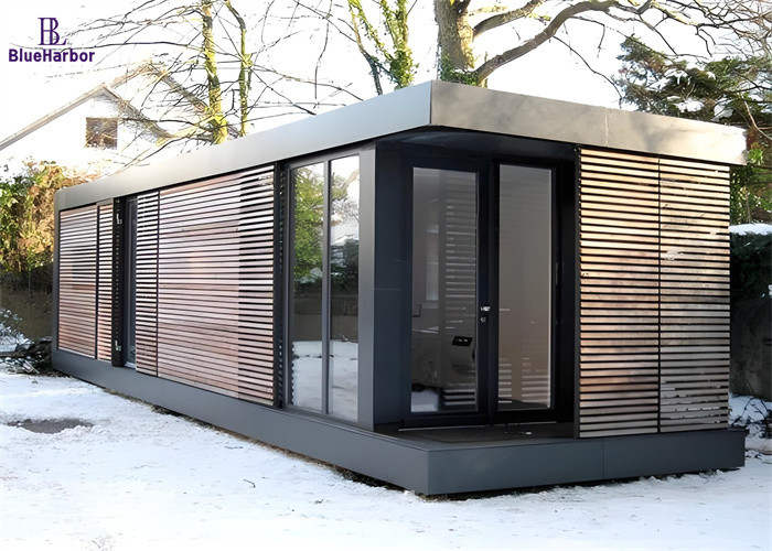 บ้านขนาดเล็ก Prefab กรอบเหล็ก สําหรับความทนทานในสภาพอากาศที่เปลี่ยนแปลงและพื้นที่ไม่เรียบ